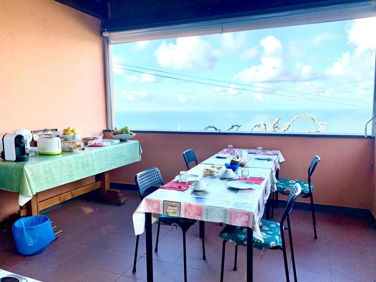 Il Gabbiano Di Pieve Bed & Breakfast เปียเว ลิกูเร ภายนอก รูปภาพ