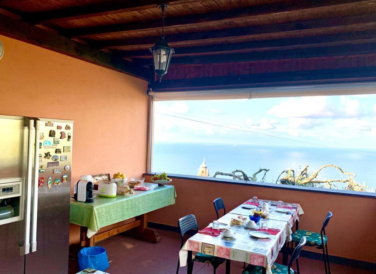 Il Gabbiano Di Pieve Bed & Breakfast เปียเว ลิกูเร ภายนอก รูปภาพ